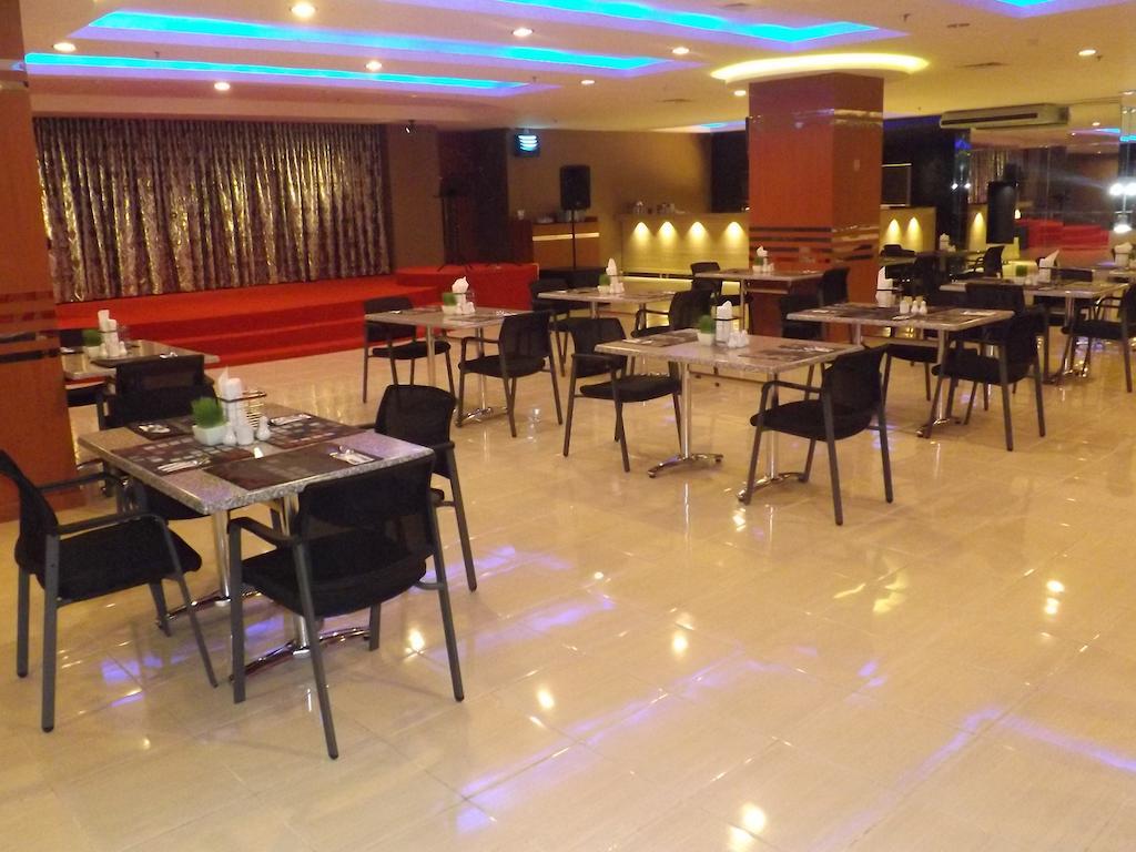 Quin Centro Hotel Palembang Kültér fotó