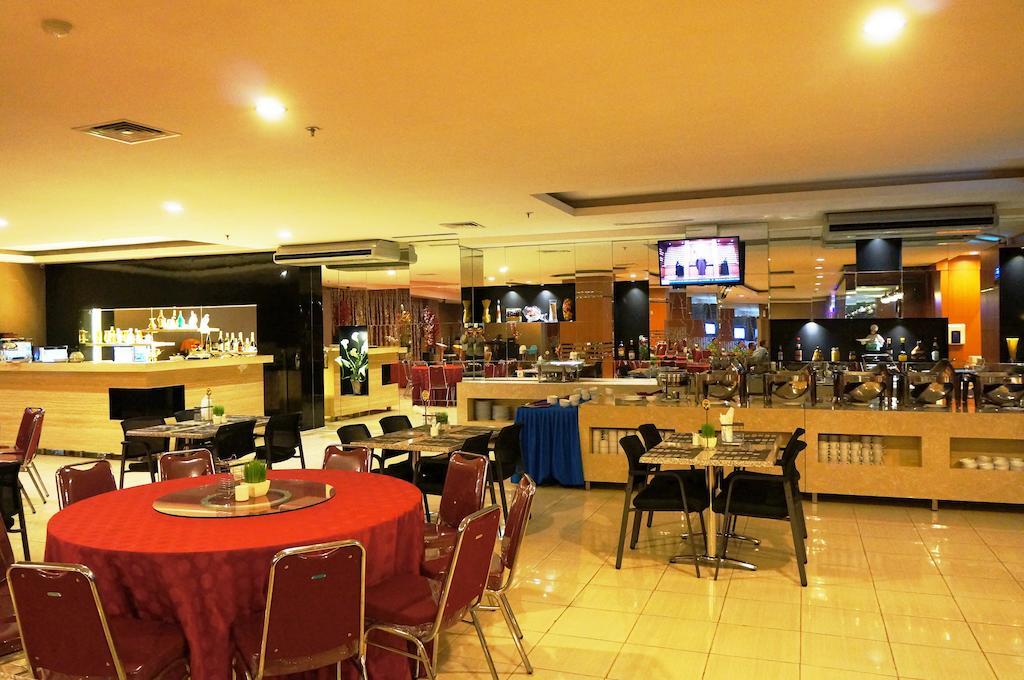 Quin Centro Hotel Palembang Kültér fotó